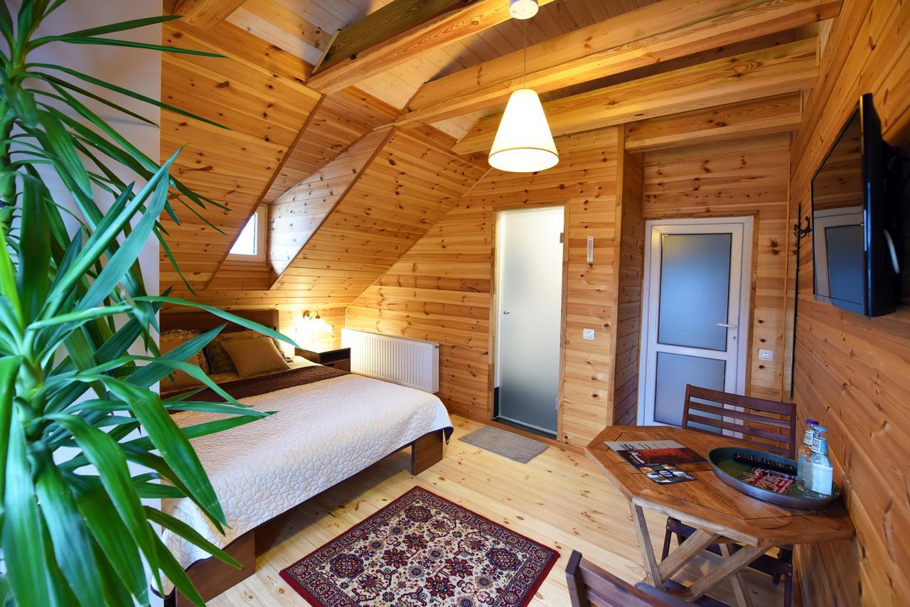 Zuvienes Pasiure Bed & Breakfast Rubikiai Exterior photo